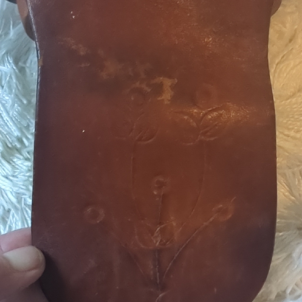 Vintage Hand Tooled Leather or cow hide shoulder bag Floral tooling, - Picture 4 of 11